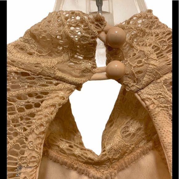 Charlotte Russe Beautiful Lace Long Sleeve Blouse - Picture 9 of 11